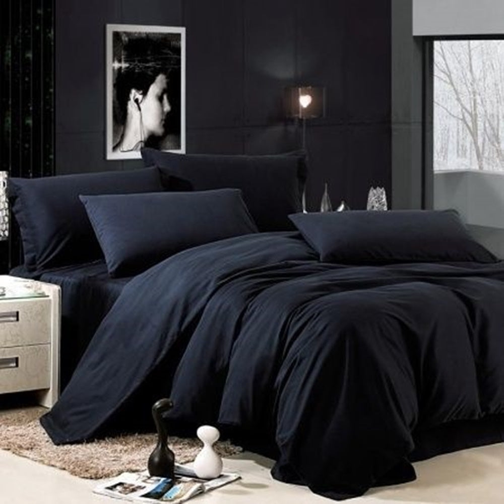 Black Plain Beddings Set